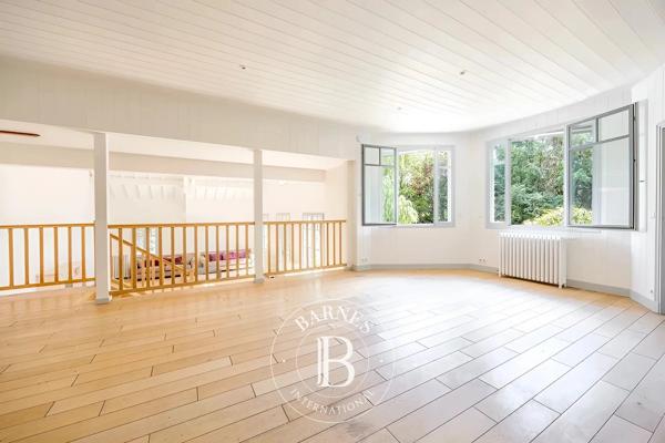 Garches, Maison 4 Chambres -  237 m² à vendre
