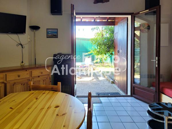 Maison mitoyenne d'angle T2 bis - 37.47m² - Résidence piscine et gardien - LA PALMYRE