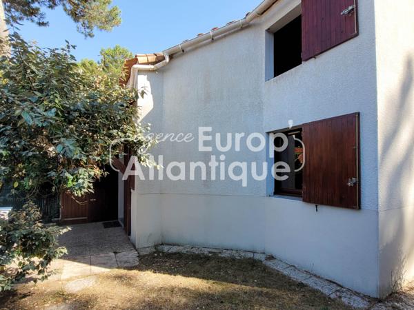 Maison mitoyenne d'angle T2 bis - 37.47m² - Résidence piscine et gardien - LA PALMYRE