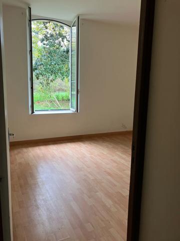 Un domaine de pierre de 160 m² env. à rénover sur 15950 m² de forets préservées, Un havre rare entre ciel et pins !