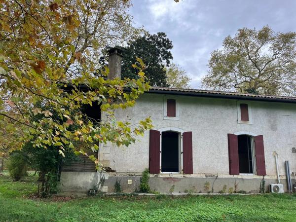 Un domaine de pierre de 160 m² env. à rénover sur 15950 m² de forets préservées, Un havre rare entre ciel et pins !