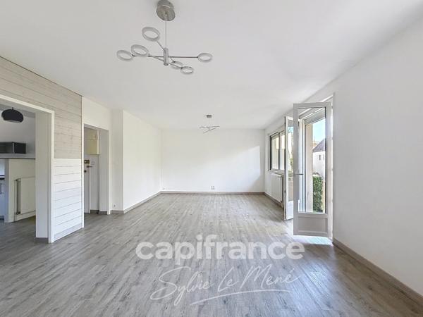 À vendre appartement T3 71 m² à vendre à Pontivy – 2 chambres, balcon, cave et parking