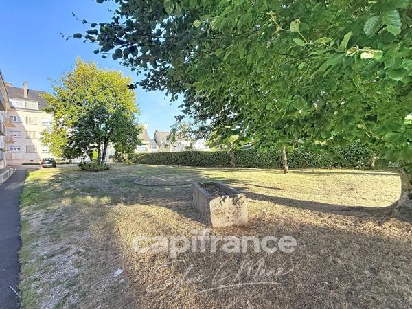 À vendre appartement T3 71 m² à vendre à Pontivy – 2 chambres, balcon, cave et parking