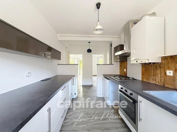 À vendre appartement T3 71 m² à vendre à Pontivy – 2 chambres, balcon, cave et parking