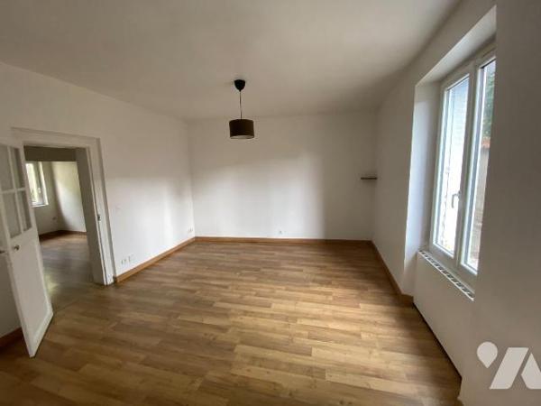 CHARTRES, Secteur Drouaise,
Nous vous proposons cette Maison de plain-pied avec jardin composé...