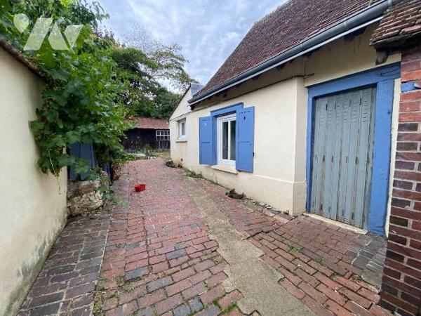 CHARTRES, Secteur Drouaise,
Nous vous proposons cette Maison de plain-pied avec jardin composé...