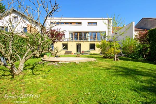 Maison d’architecte 7 pièces 220m2 - vue et accès Moselle via ponton privatif - LIVERDUN (54)