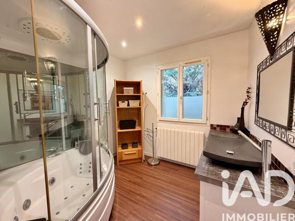 Maison à vendre 6 pièces 165 m² Pélissanne