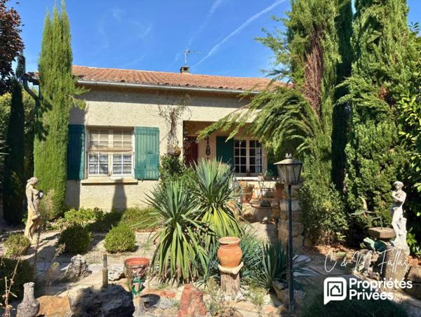 Maison plain pied, garage, jardin arboré, centre village