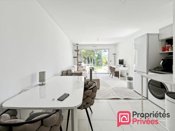ÈZE VILLAGE : T4 avec jardin privatif, aperçu mer et garage