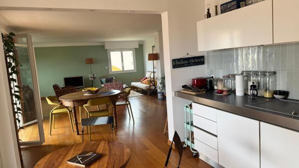 Propriano Port, Magnifique appartement T4 de 126 m2 avec 2 balcons et petite vue mer