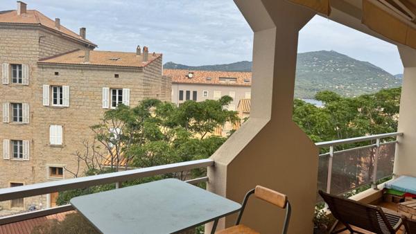 Propriano Port, Magnifique appartement T4 de 126 m2 avec 2 balcons et petite vue mer