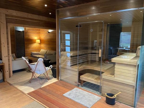 manoir de 1870 400m2 habitables 10 pièces 5 chambres parc arboré de 19000 m2  650000 Euros