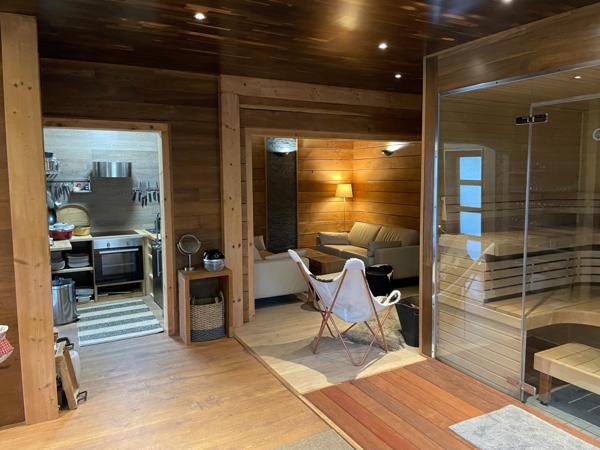 manoir de 1870 400m2 habitables 10 pièces 5 chambres parc arboré de 19000 m2  650000 Euros