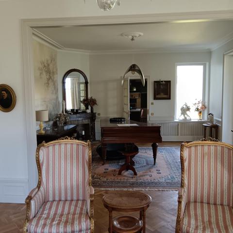 manoir de 1870 400m2 habitables 10 pièces 5 chambres parc arboré de 19000 m2  650000 Euros