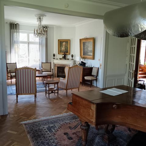 manoir de 1870 400m2 habitables 10 pièces 5 chambres parc arboré de 19000 m2  650000 Euros