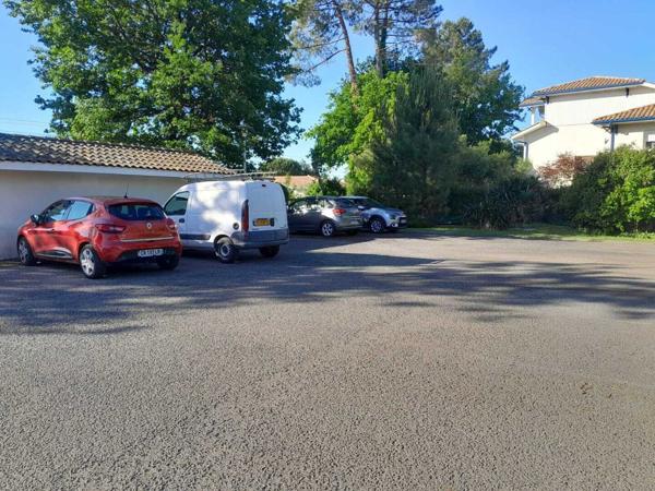 Places de parking 6 000 €