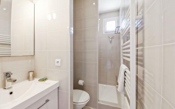 Maison à vendre    4 pièces • 8 207 m2 Marseillan