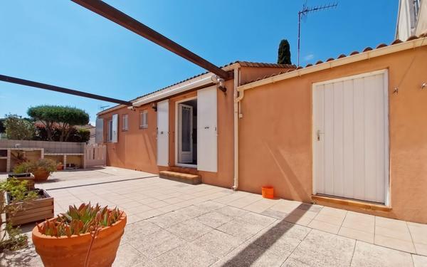 Maison à vendre    4 pièces • 8 207 m2 Marseillan