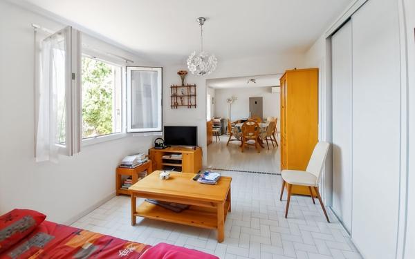 Maison à vendre    4 pièces • 8 207 m2 Marseillan