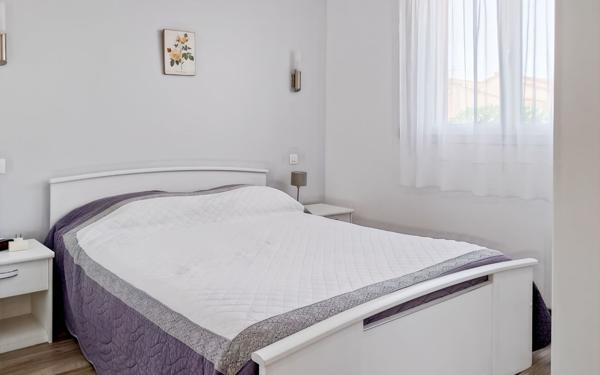 Maison à vendre    4 pièces • 8 207 m2 Marseillan