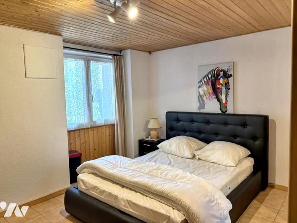 A VENDRE - APPARTEMENT TROIS PIECES - 84 m2 - VERANDA - JARDIN - TERRASSE - DEUX PARKINGS- CAVE -