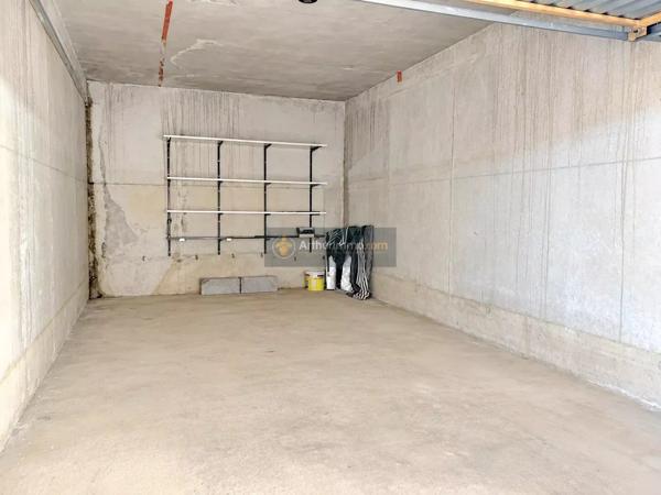 Vente                                                      Appartement
                        
                     1 pièces                      26 m2                     à Saint-Aygulf