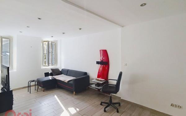 Appartement à vendre    3 pièces • 53 m2 Ollioules