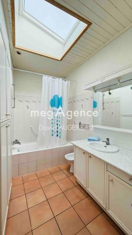 Maison à L' ILE-D'YEU, 85350 - 8 pièces 163m²