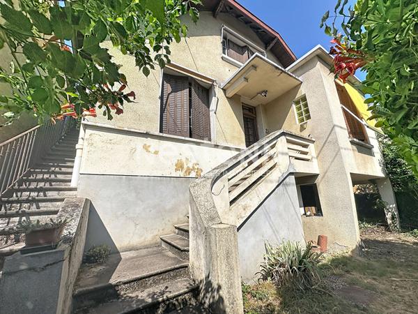 Maison 5 pièces 4 chambres avec jardin et garage - 69500 BRON