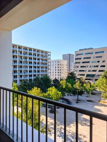 LYON 2 CONFLUENCE - HOTEL de REGION -