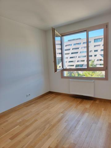 LYON 2 CONFLUENCE - HOTEL de REGION -