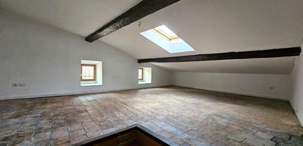 Appartement de type 3 de 109 m² au sol dont 44 m² carrez