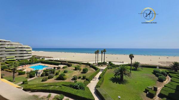 Pied a terre face à la mer -accès direct plage -terrasse -parking privé - piscine