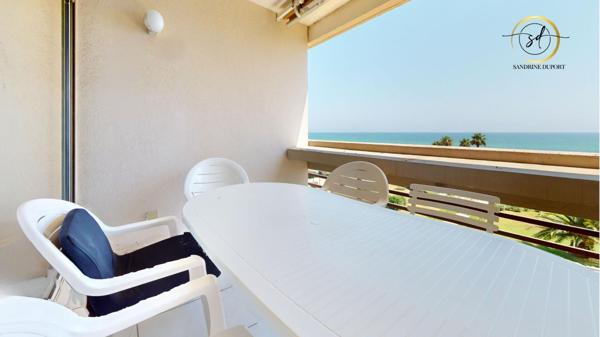 Pied a terre face à la mer -accès direct plage -terrasse -parking privé - piscine