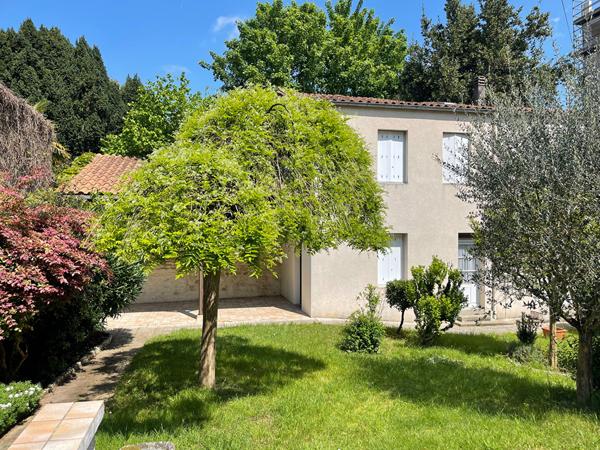 NIORT centre ville maison avec garage et jardin, Niort 79000
