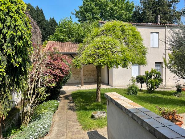 NIORT centre ville maison avec garage et jardin, Niort 79000