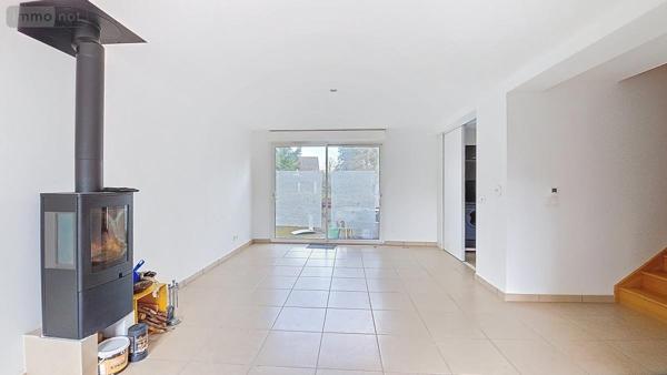 Maison à vendre à Saint-Genis-Pouilly dans l'Ain (01630), ref : 01047-764