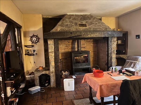 Maison à vendre |  Altillac |  7 pièces | 145 m²