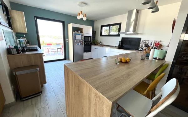 Maison à vendre    5 pièces • 135 m2 Mèze