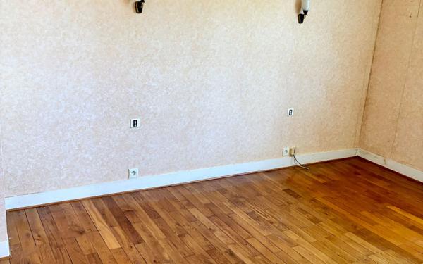 Maison à vendre    7 pièces • 129 m2 Saint-Priest-Taurion