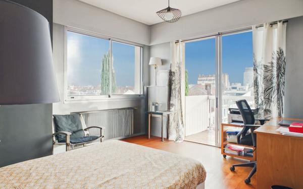 Appartement à vendre    5 pièces • 122,01 m2 Lyon 6