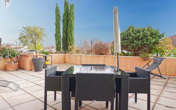 Appartement à vendre    5 pièces • 122,01 m2 Lyon 6