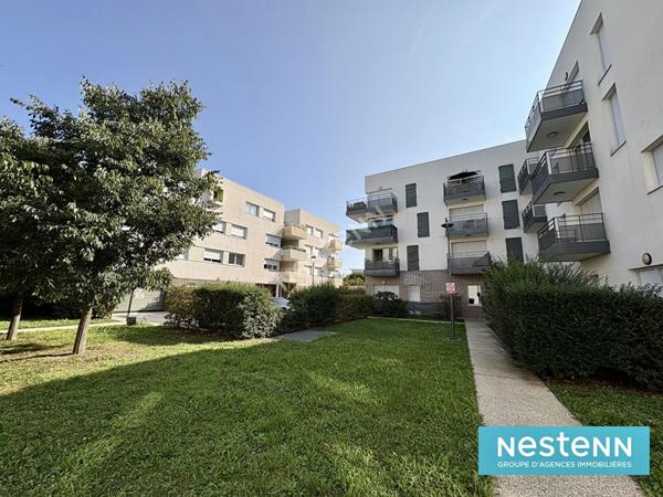 APPARTEMENT DE TYPE 2 DE 42.25M² AU DERNIER ÉTAGE AVEC BALCON ET PLACE DE PARKING / MEYZIEU