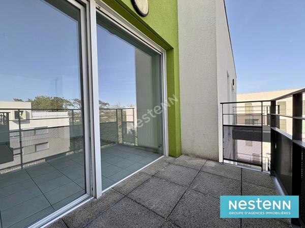 APPARTEMENT DE TYPE 2 DE 42.25M² AU DERNIER ÉTAGE AVEC BALCON ET PLACE DE PARKING / MEYZIEU