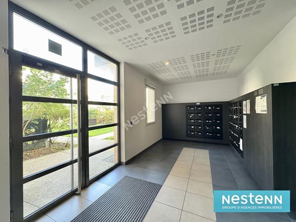 APPARTEMENT DE TYPE 2 DE 42.25M² AU DERNIER ÉTAGE AVEC BALCON ET PLACE DE PARKING / MEYZIEU