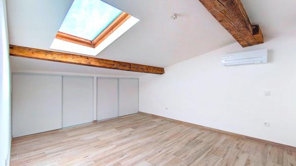 Mas de caractère rénové- Piscine- Surface totale 212 M² - Garage - à 7 mn du centre de THUIR (66 300 Occitanie )