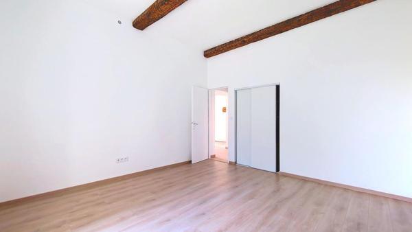 Mas de caractère rénové- Piscine- Surface totale 212 M² - Garage - à 7 mn du centre de THUIR (66 300 Occitanie )