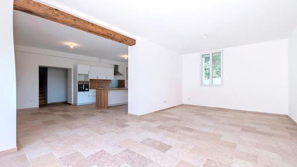 Mas de caractère rénové- Piscine- Surface totale 212 M² - Garage - à 7 mn du centre de THUIR (66 300 Occitanie )