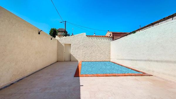 Mas de caractère rénové- Piscine- Surface totale 212 M² - Garage - à 7 mn du centre de THUIR (66 300 Occitanie )